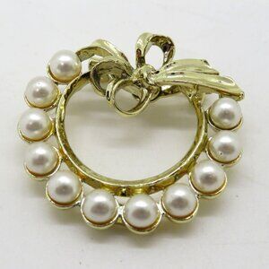 Vintage Gerrys Brooch‎ Imitation Pearl Wreath Gold Tone Bow Design1.25" Pin